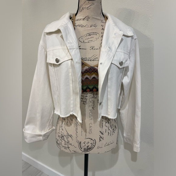 Cropped White Denim Jacket with Relaxed Fit - Picture 1 of 7